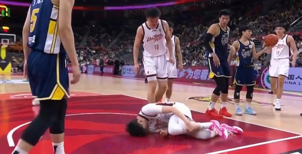 徐杰复出空砍22分 约克三分绝杀浙江加时险胜广东